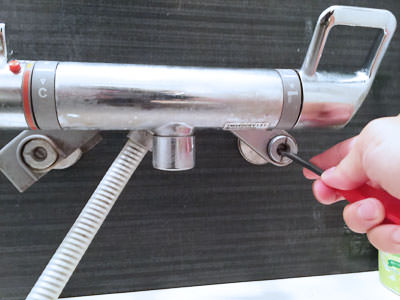 Toto Tmg40型 シャワーのポタポタ水漏れトラブルを解消する方法 Th577の交換 36 さんろく Blog